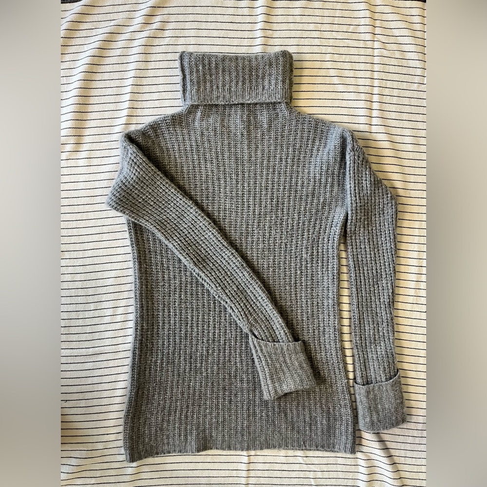 James Perse Gray 100% Cashmere Ribbed Turtleneck Sweater, size 3 - Picture 3 of 14